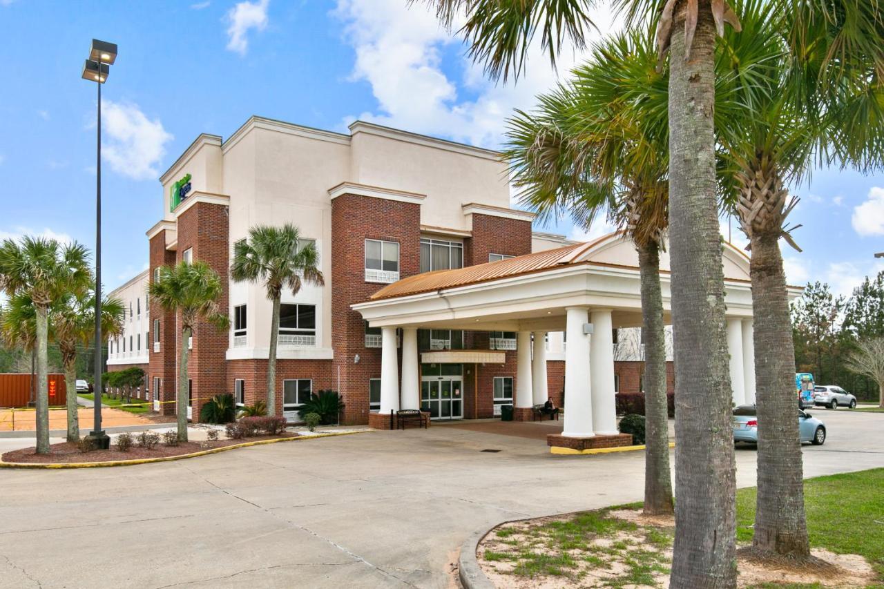 Holiday Inn Express Hotel & Suites Lucedale By Ihg Exterior photo