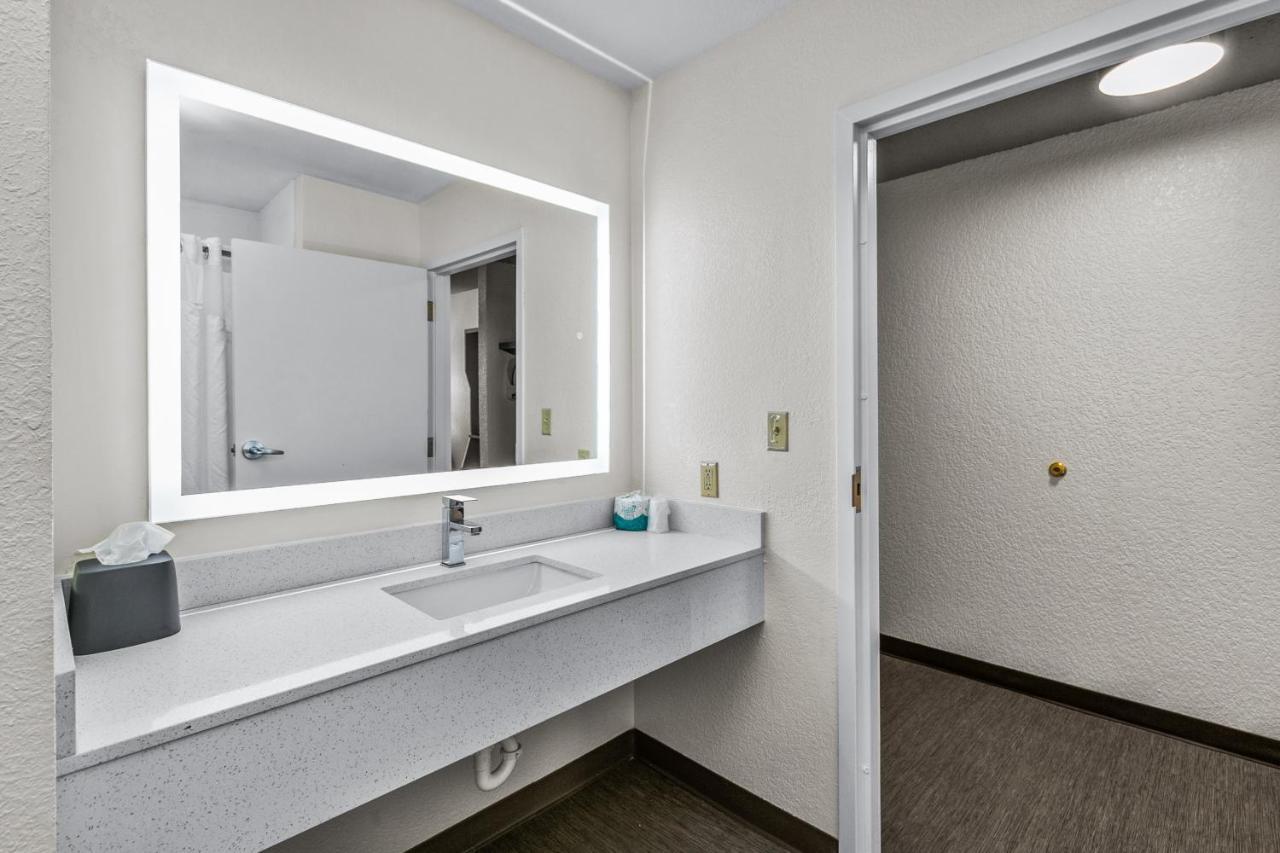 Holiday Inn Express Hotel & Suites Lucedale By Ihg Exterior photo